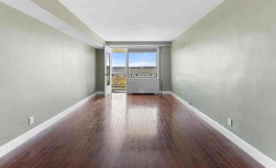 4705 Henry Hudson Pkwy W #15M - Photo 3 of 12