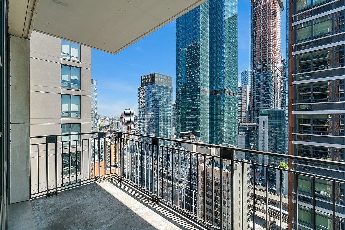 2721 44th Dr #2003 - Photo 5 of 10