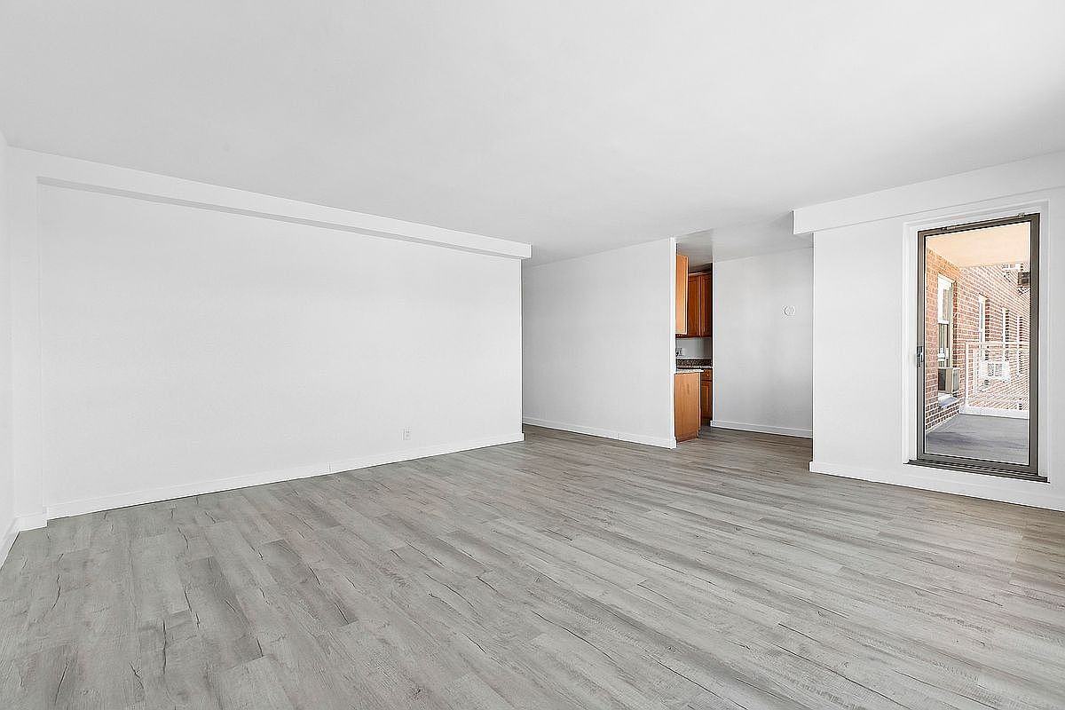 100 La Salle St #19H - Photo 2 of 6