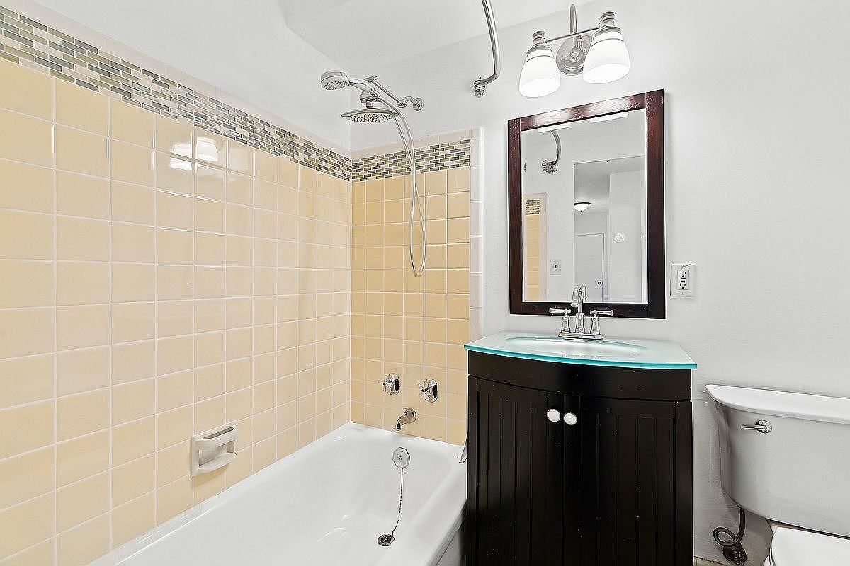 100 La Salle St #19H - Photo 6 of 6