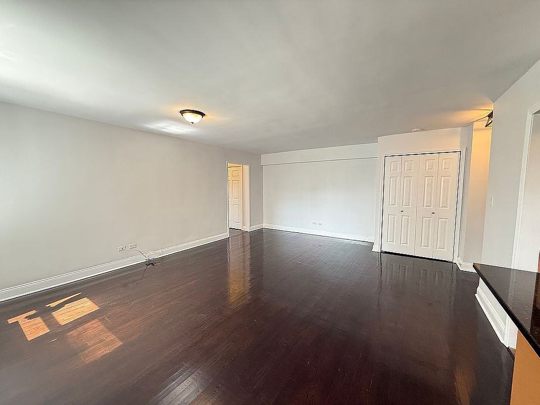 10525 67th Rd #4H - Photo 3 of 20
