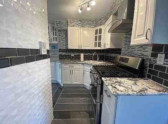 11118 66th Ave #1C - Photo 2 of 14