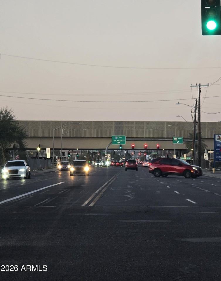 918 N 24th St - Photo 3 of 6