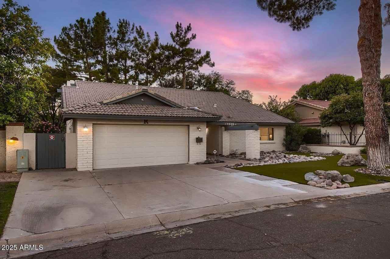 1305 E Steamboat Bend Dr - Photo 2 of 38