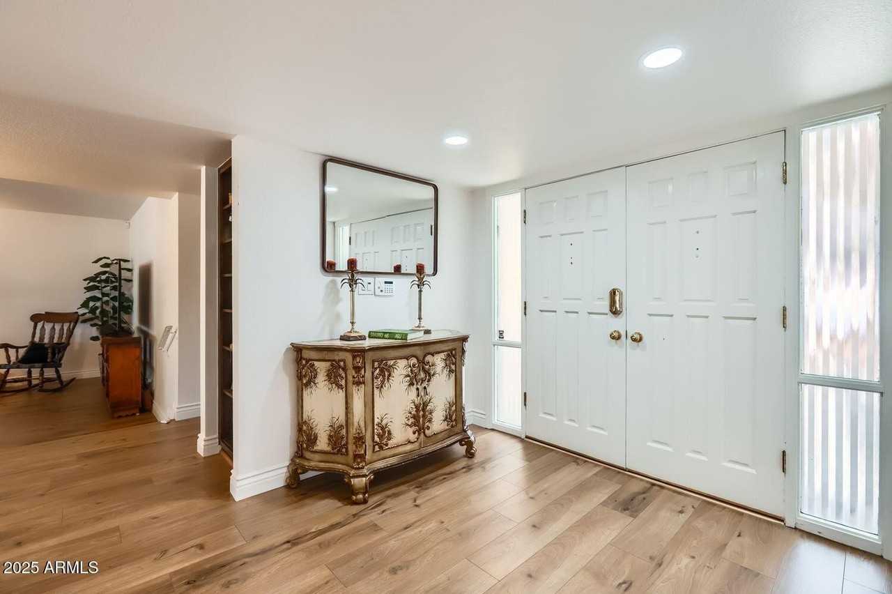 1305 E Steamboat Bend Dr - Photo 4 of 38