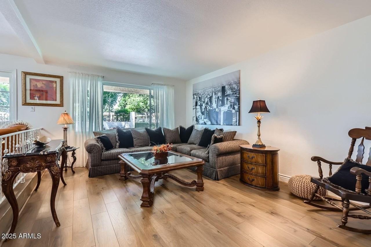 1305 E Steamboat Bend Dr - Photo 5 of 38