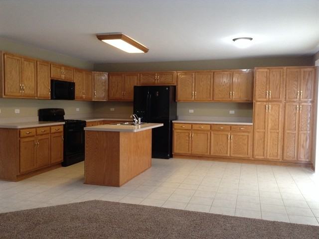 1027 Bonnie Ln - Photo 3 of 11