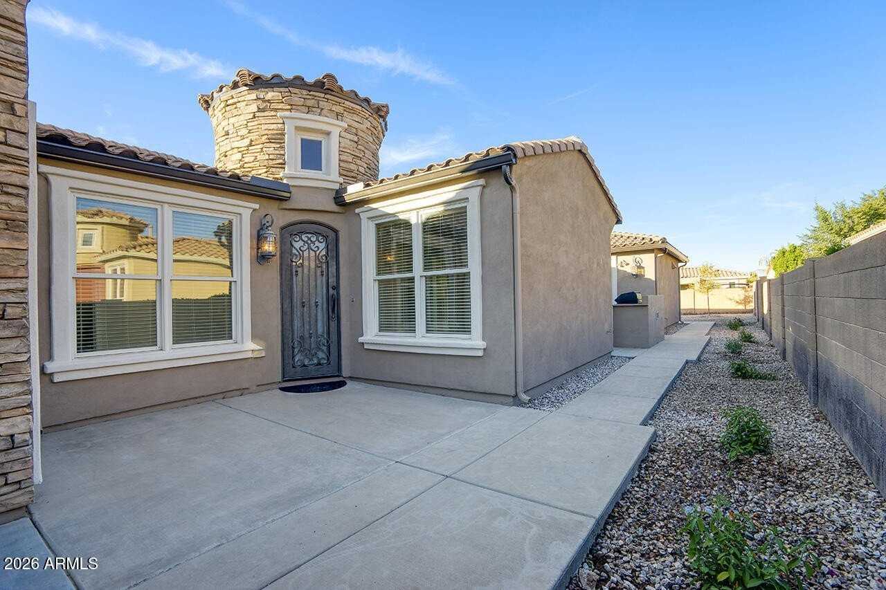 2284 E Desert Broom Pl - Photo 3 of 25