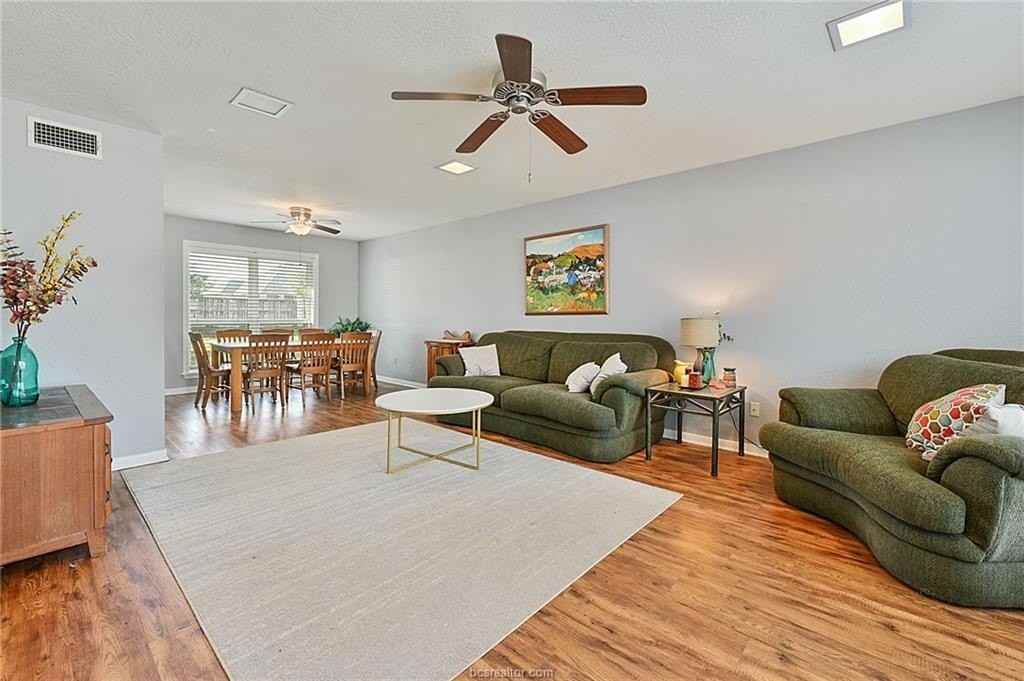 2304 W Briargate Dr - Photo 2 of 28