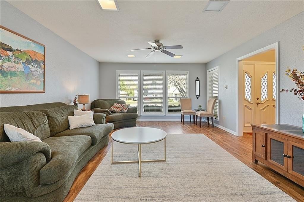 2304 W Briargate Dr - Photo 3 of 28