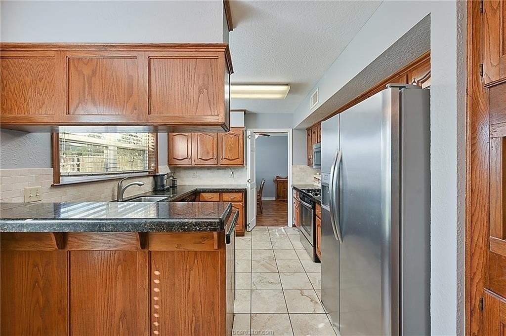 2304 W Briargate Dr - Photo 6 of 28