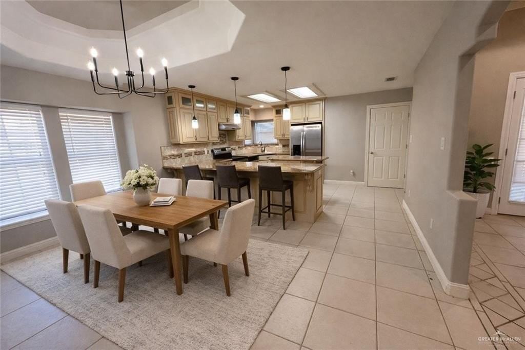 10212 N 12th St - Photo 3 of 13