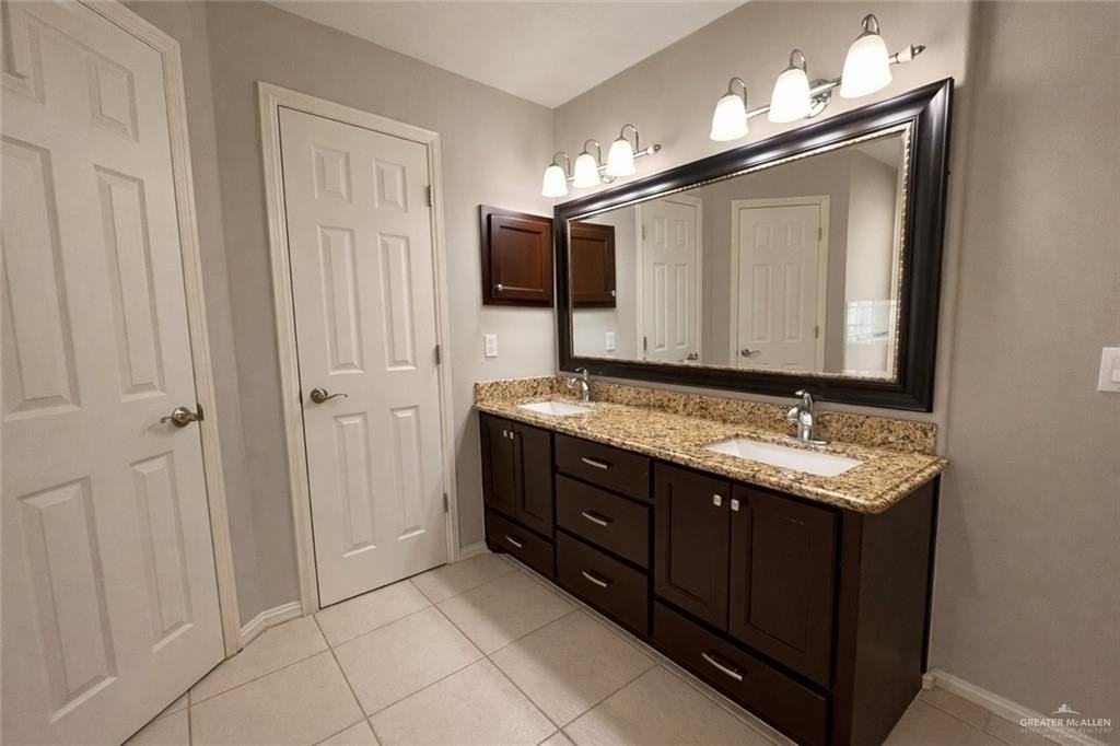 10212 N 12th St - Photo 6 of 13