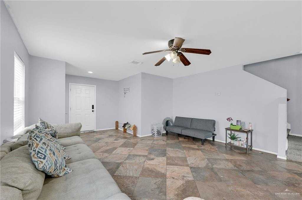 3806 View Point Dr - Photo 2 of 14