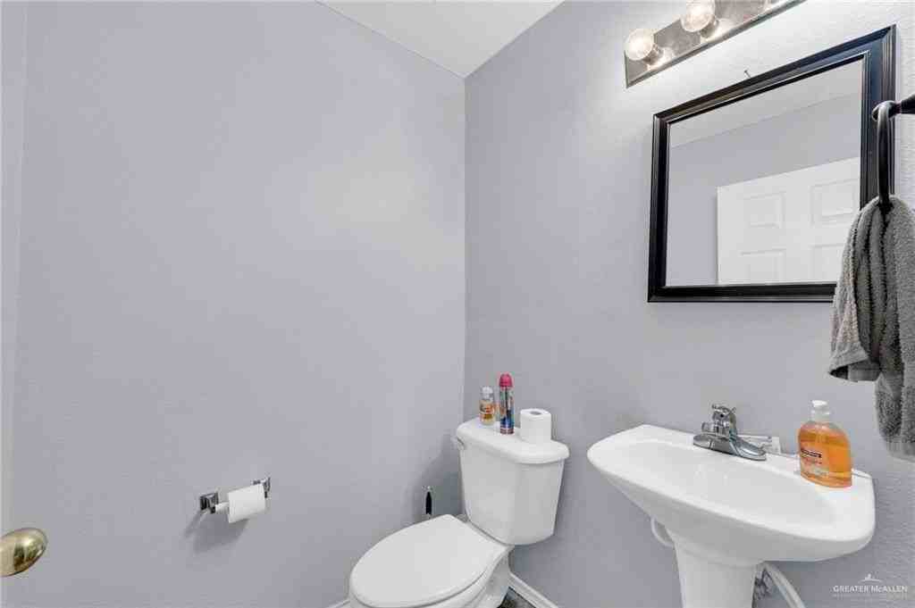 3806 View Point Dr - Photo 6 of 14