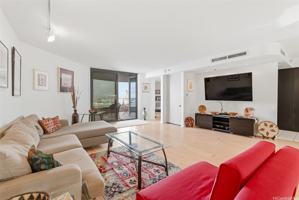 featured image of 66 Queen St Apt 1605