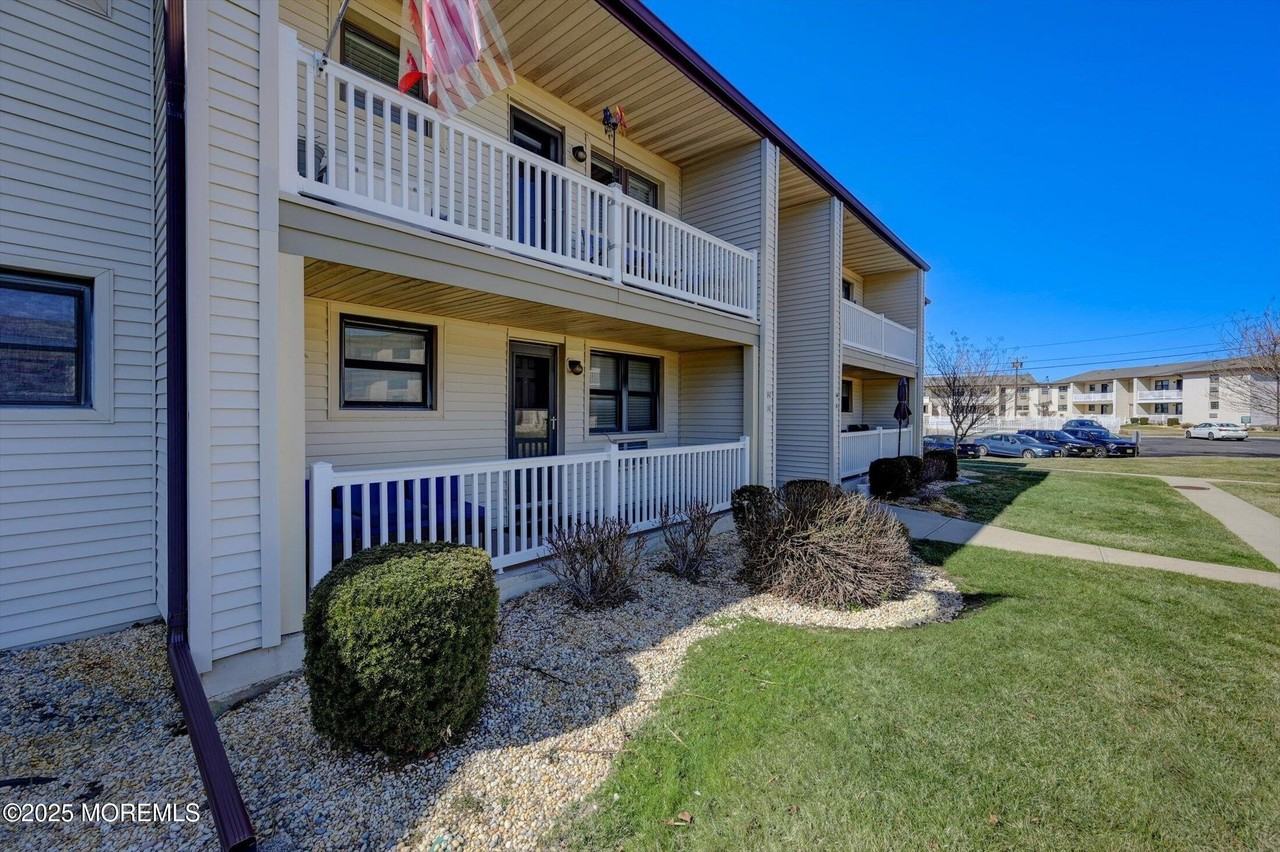 141 Wharfside Dr - Photo 4 of 29