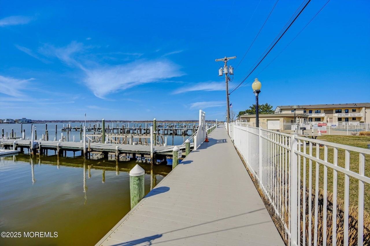 141 Wharfside Dr - Photo 6 of 29