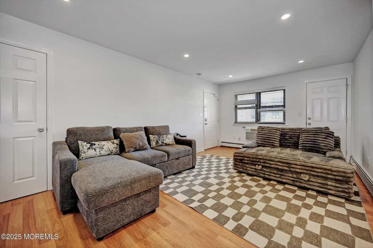 141 Wharfside Dr - Photo 7 of 29