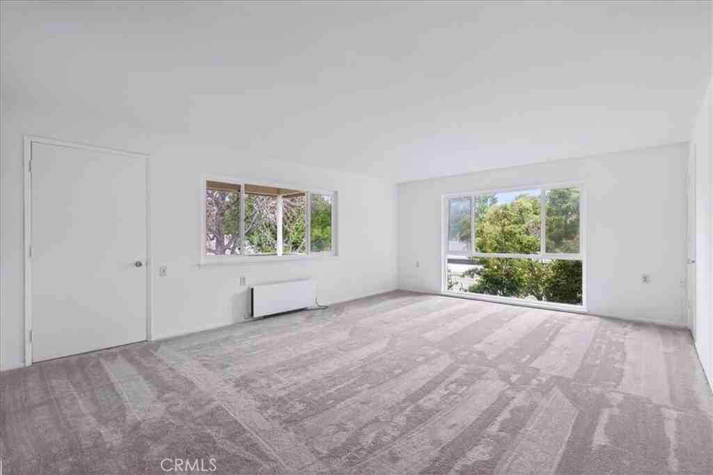 214 Avenida Majorca #O - Photo 2 of 40