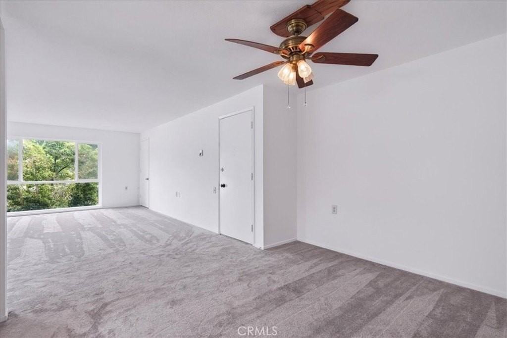 214 Avenida Majorca #O - Photo 6 of 40