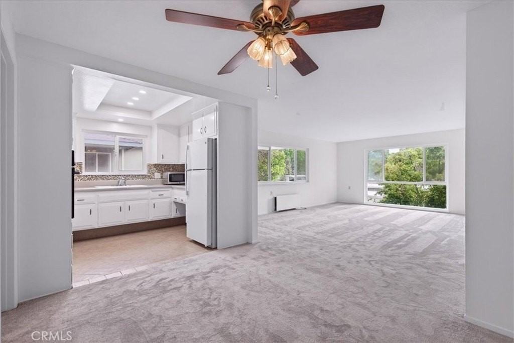 214 Avenida Majorca #O - Photo 7 of 40