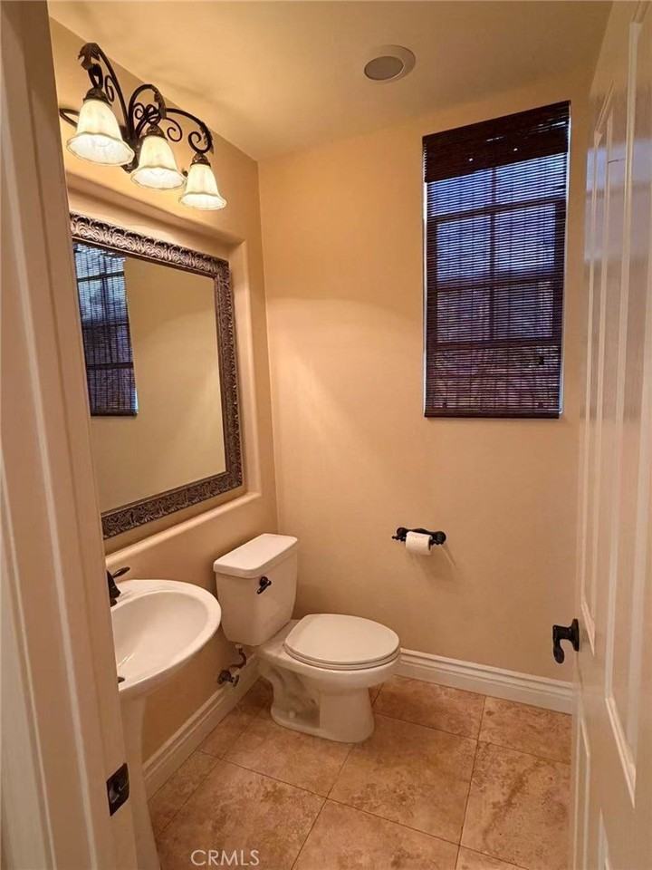 2503 Wilson Dr - Photo 6 of 18