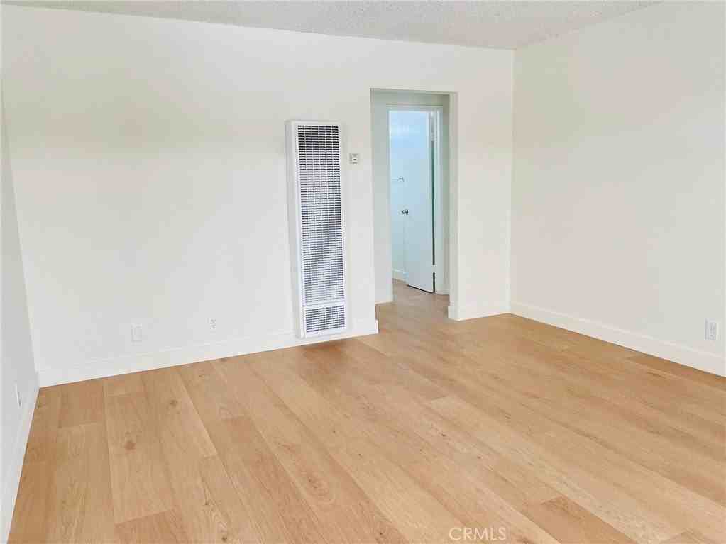 4777 W 132nd St #9 - Photo 7 of 23