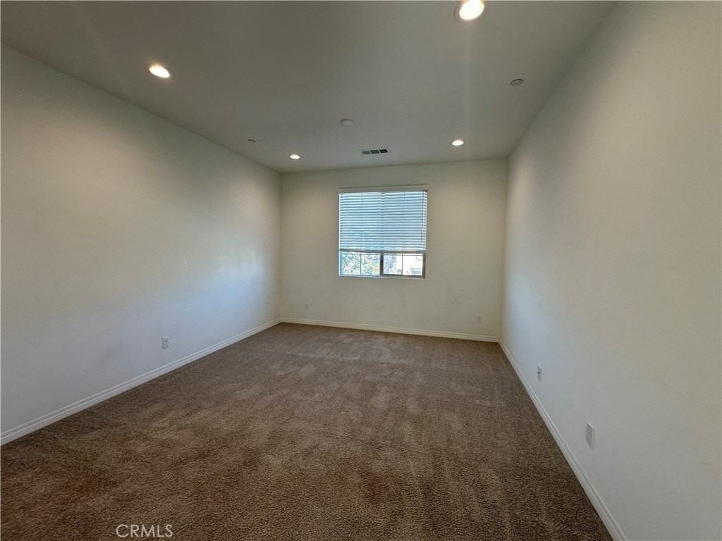 16134 Pasture Ave - Photo 7 of 11