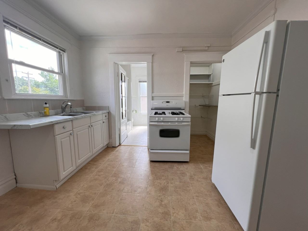 2200 E Michigan Ave #1-2 - Photo 2 of 18