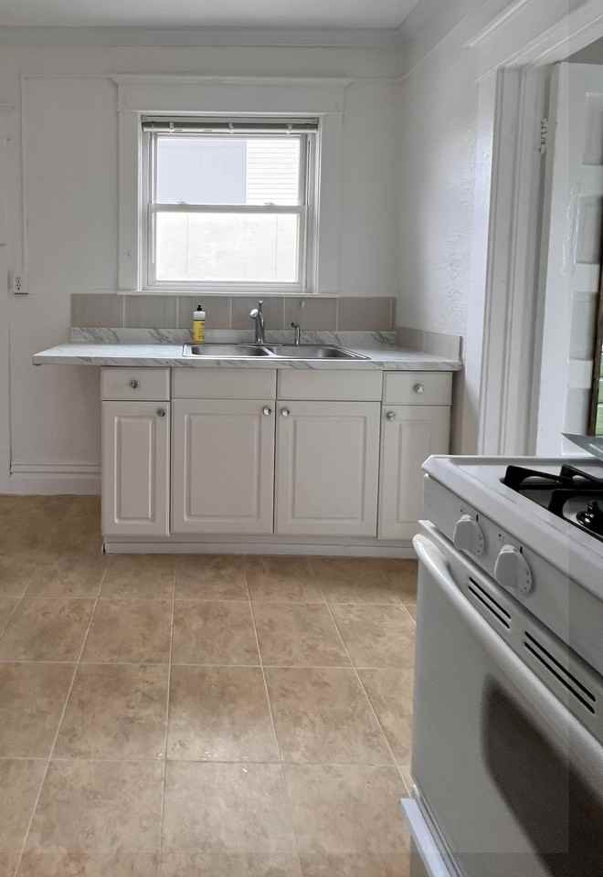 2200 E Michigan Ave #1-2 - Photo 3 of 18