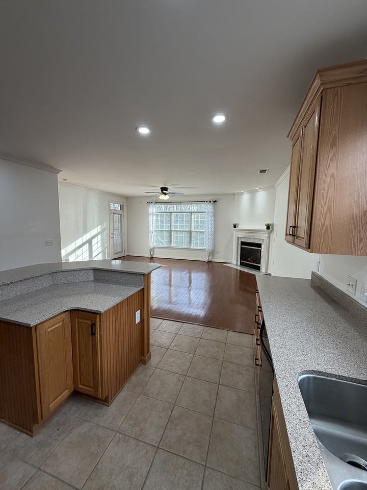 15308 Royal Troon Ave #9 - Photo 4 of 30