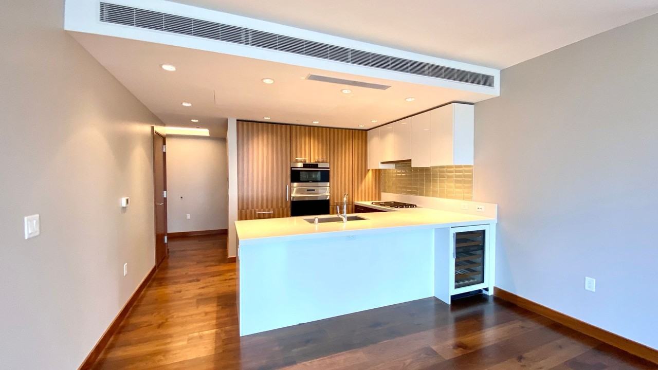 1555 Kapiolani Blvd #2008 - Photo 6 of 39