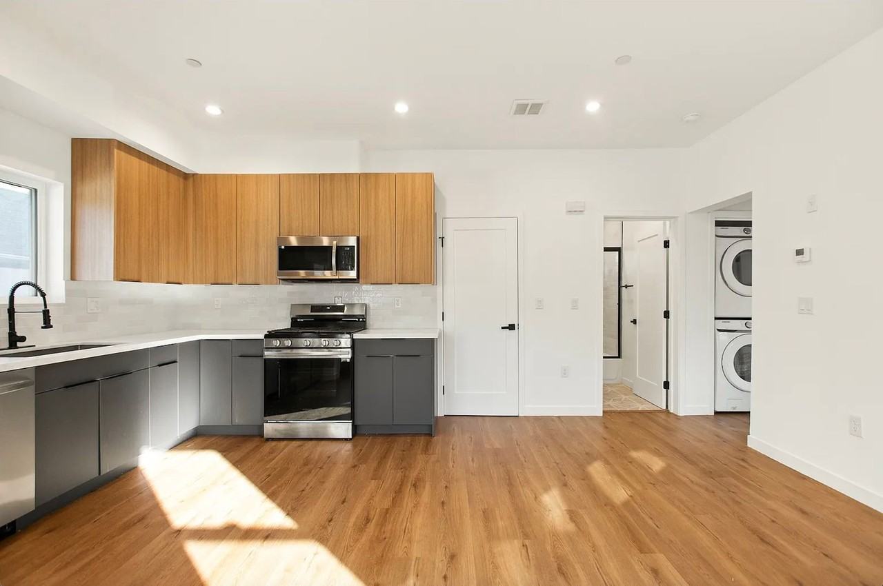 926 S Harvard Blvd - Photo 5 of 41