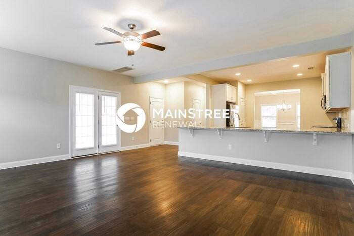 418 Royal Oak Ln - Photo 5 of 18