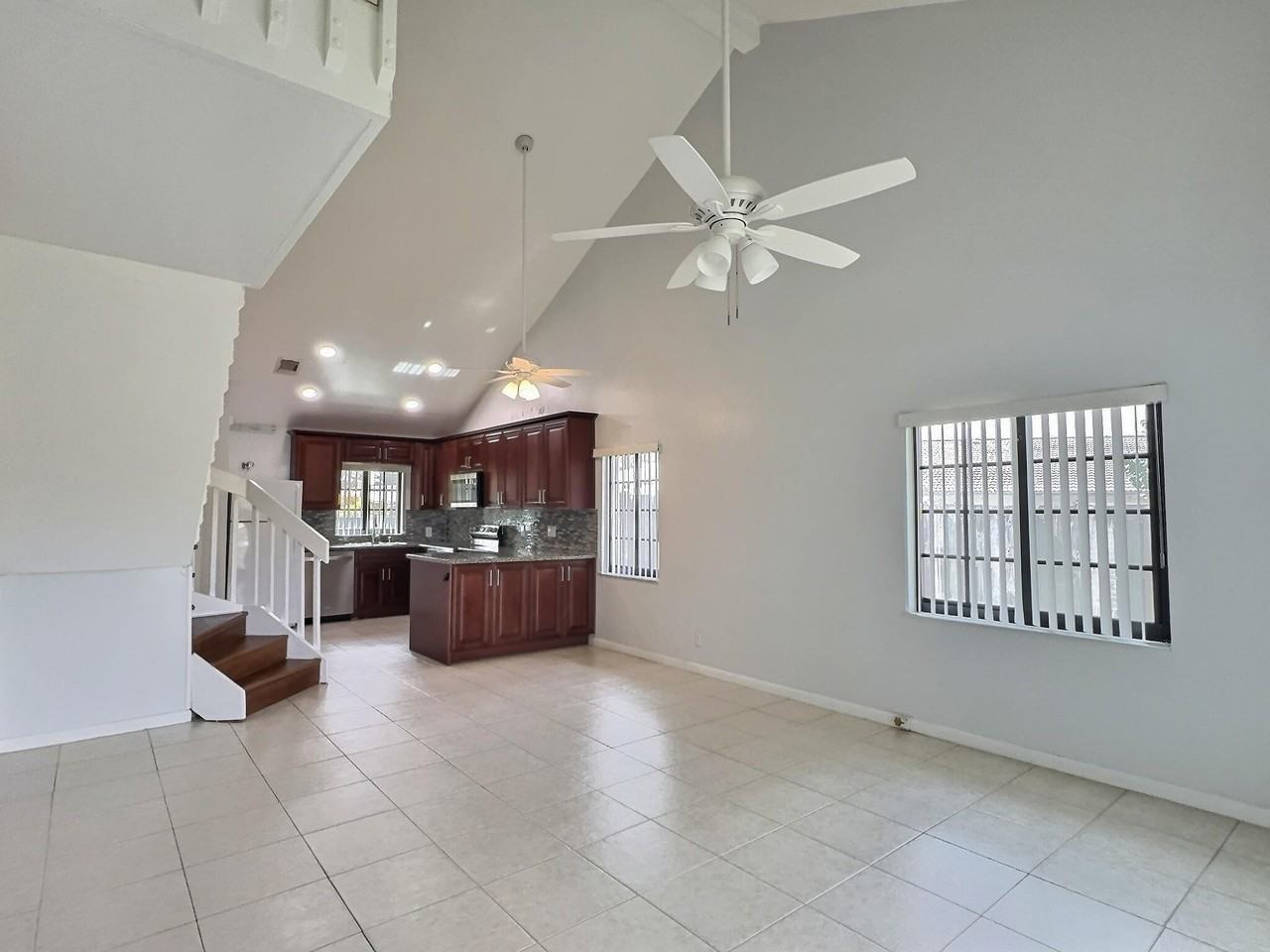 2652 Riverside Drive - Photo 5 of 8