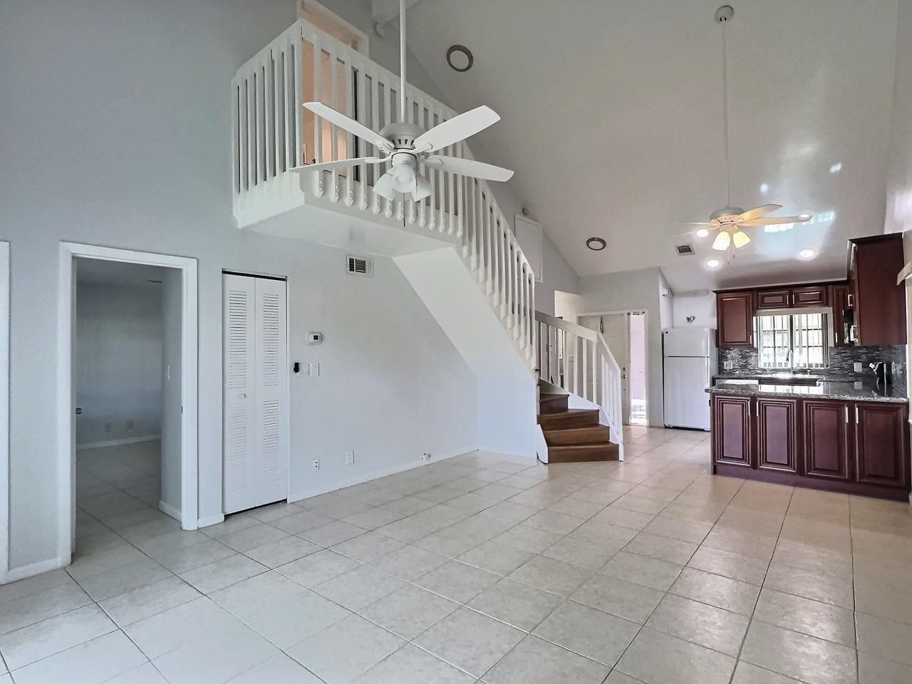 2652 Riverside Drive - Photo 6 of 8