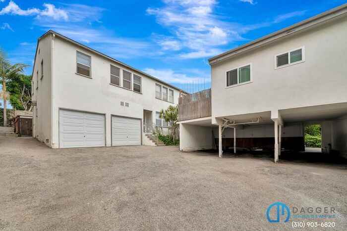 2441 3rd St - Photo 3 of 20