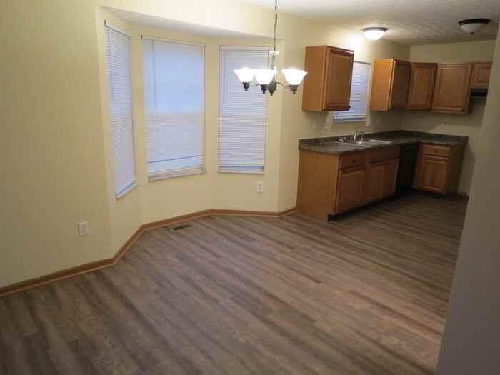 4012 Cailin Dr - Photo 4 of 23