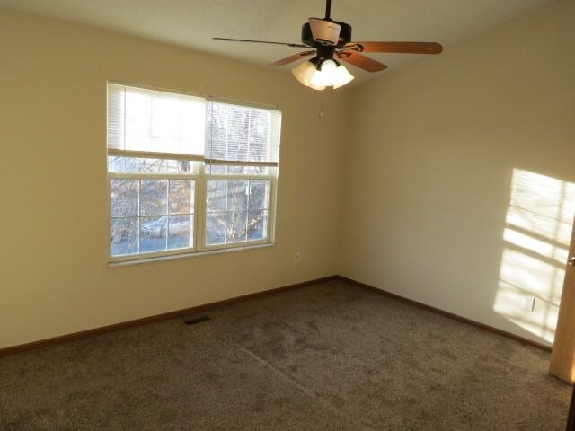 4012 Cailin Dr - Photo 7 of 23