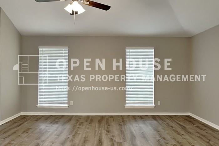 17326 Masonridge Dr - Photo 4 of 22