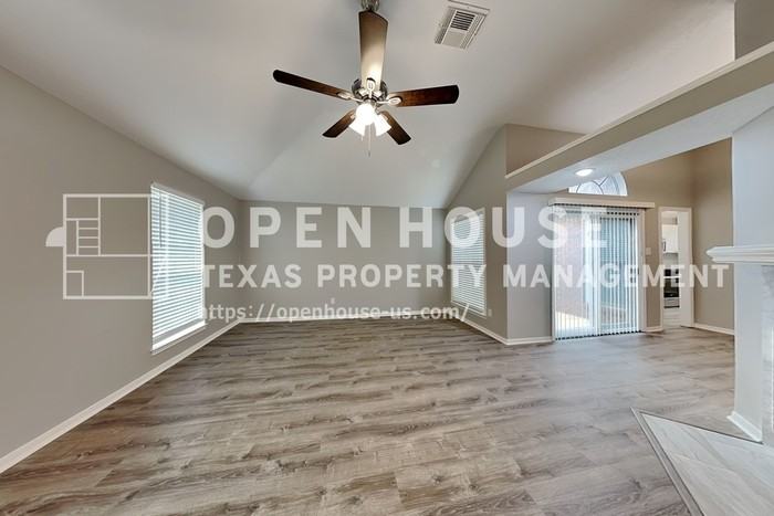 17326 Masonridge Dr - Photo 5 of 22