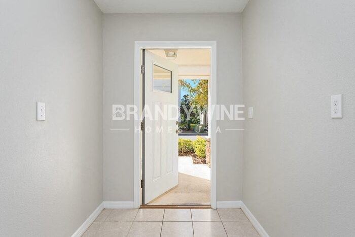 8655 Candida Ln - Photo 3 of 34