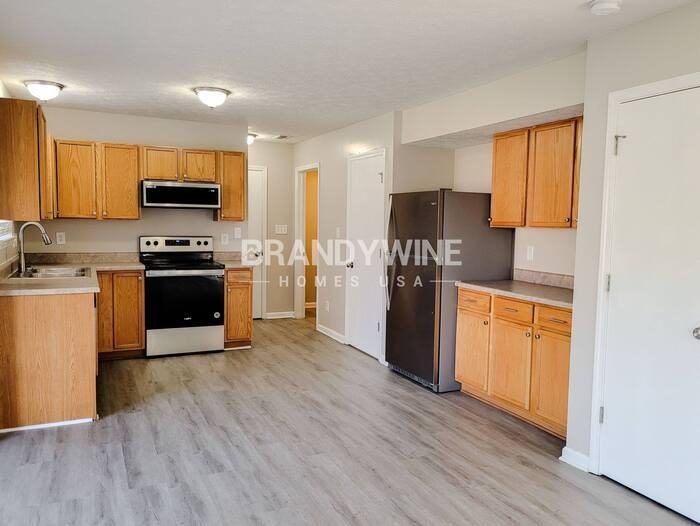 1135 Valley Forge Dr - Photo 5 of 16