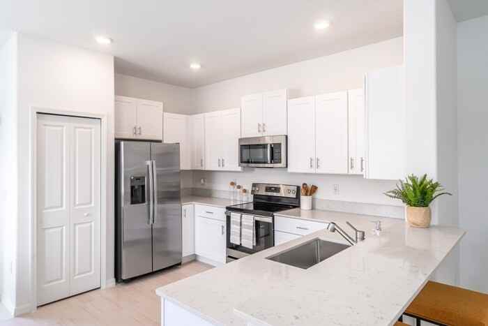 16676 Ancient Mariner Ln - Photo 6 of 45