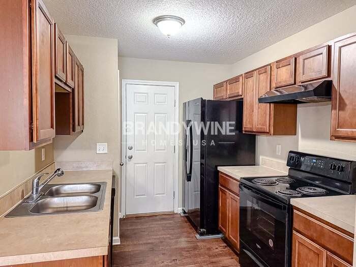 7600 Free Ave - Photo 3 of 11