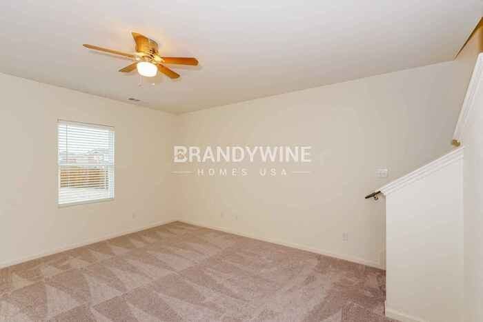 2556 Sanders Creek Dr - Photo 2 of 20