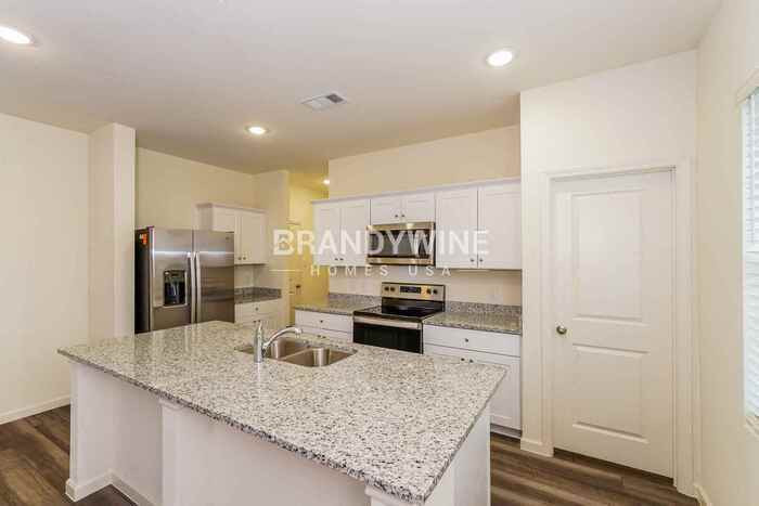 2556 Sanders Creek Dr - Photo 5 of 20