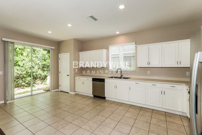 1035 Clearpointe Way - Photo 6 of 18