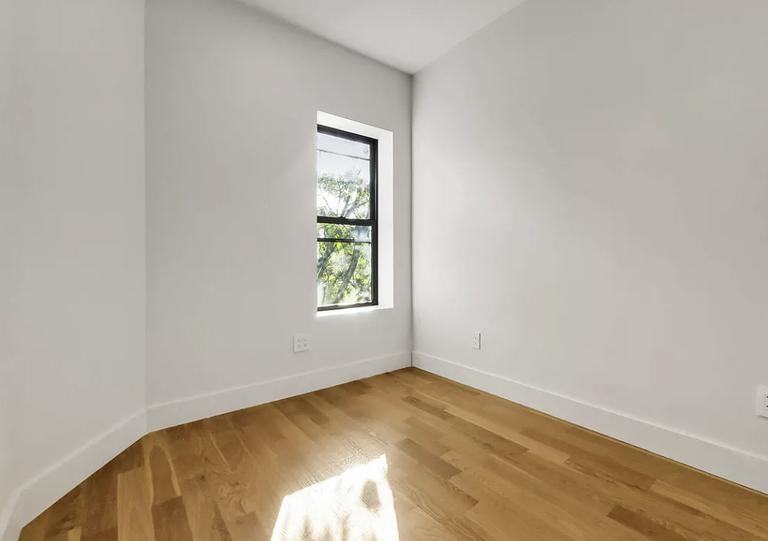 E 6th St #1D - Photo 7 of 9